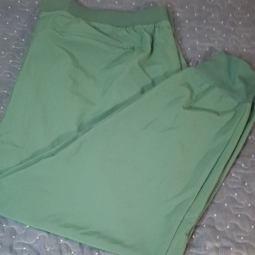Jocket Women's Green Jogger Pants size 2X